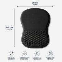 Måttillustration som visar storleken på ergonomisk musmatta med handledsstöd