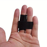 Justerbar fingerskena med flexibelt stöd