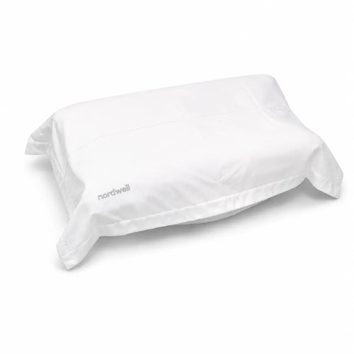 SleepEase örngott till ergonomisk kudde på vit bakgrund
