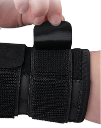 Stabilt handledsbandage med skenor för stöd och avlastning